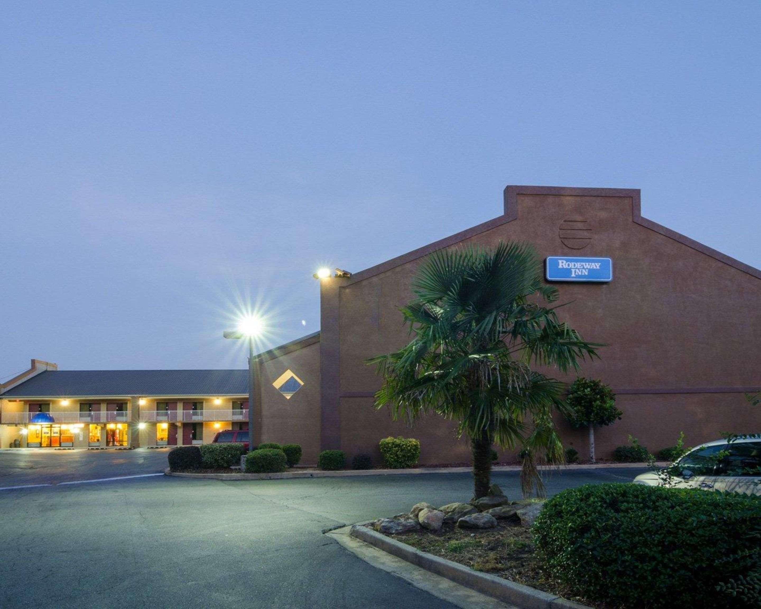 Rodeway Inn Norcross Ngoại thất bức ảnh