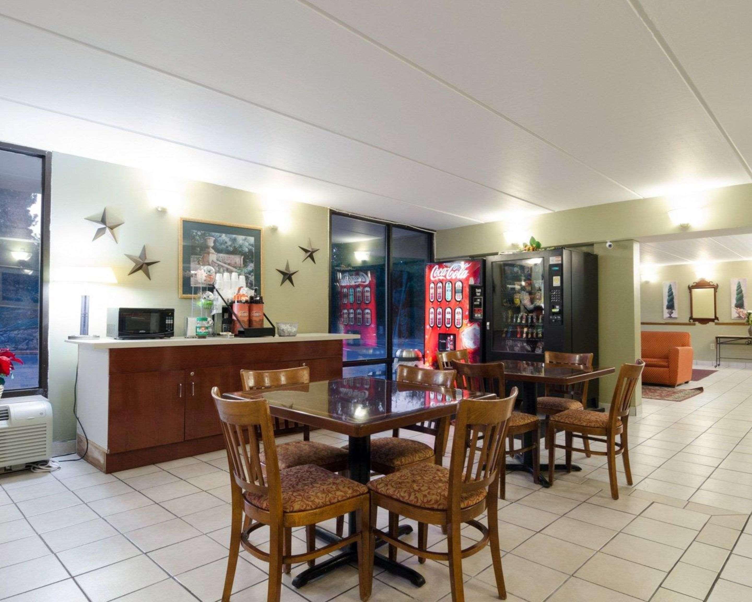 Rodeway Inn Norcross Ngoại thất bức ảnh